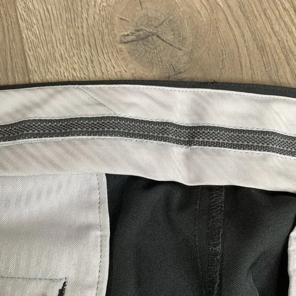 PGA Tour Shorts Mens Size 36 Black Golf Chino Flat Front Casual Cargo 5 pockets - Picture 7 of 9